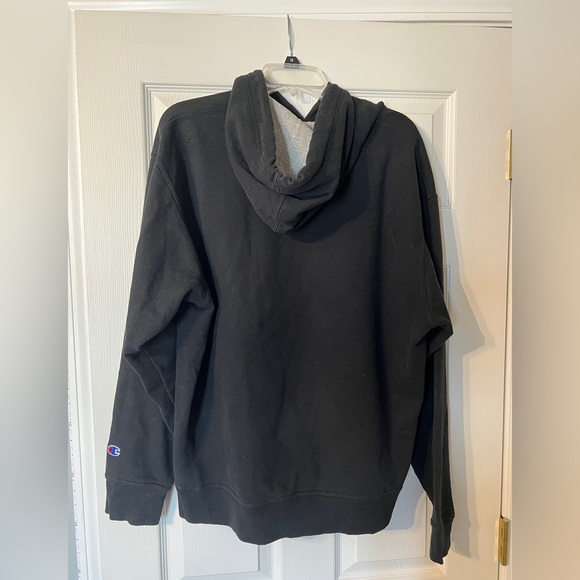 Champion sweatshirt - Picture 2 of 3